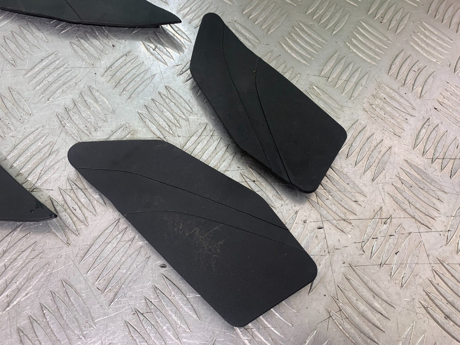 YAMAHA XMAX 300 FLOOR MATTS   YEAR 2017-2020 (CMB1218)