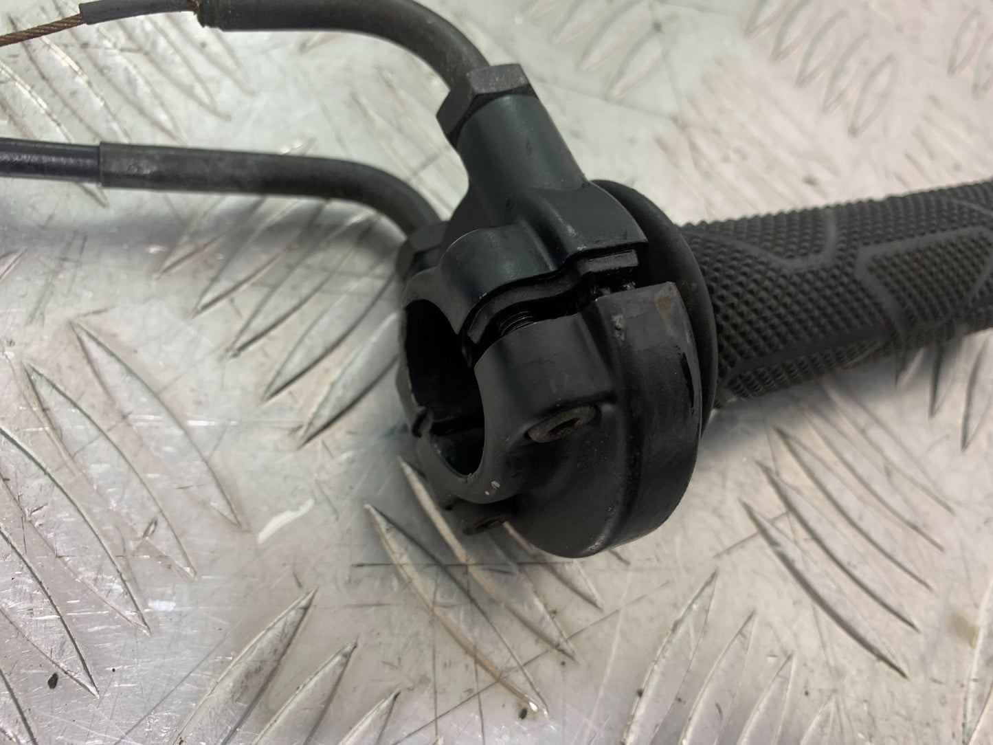 APRILIA RSV1000 RSV 1000 MILLE THROTTLE AND GRIP  1998- 2003 (CMB1184)