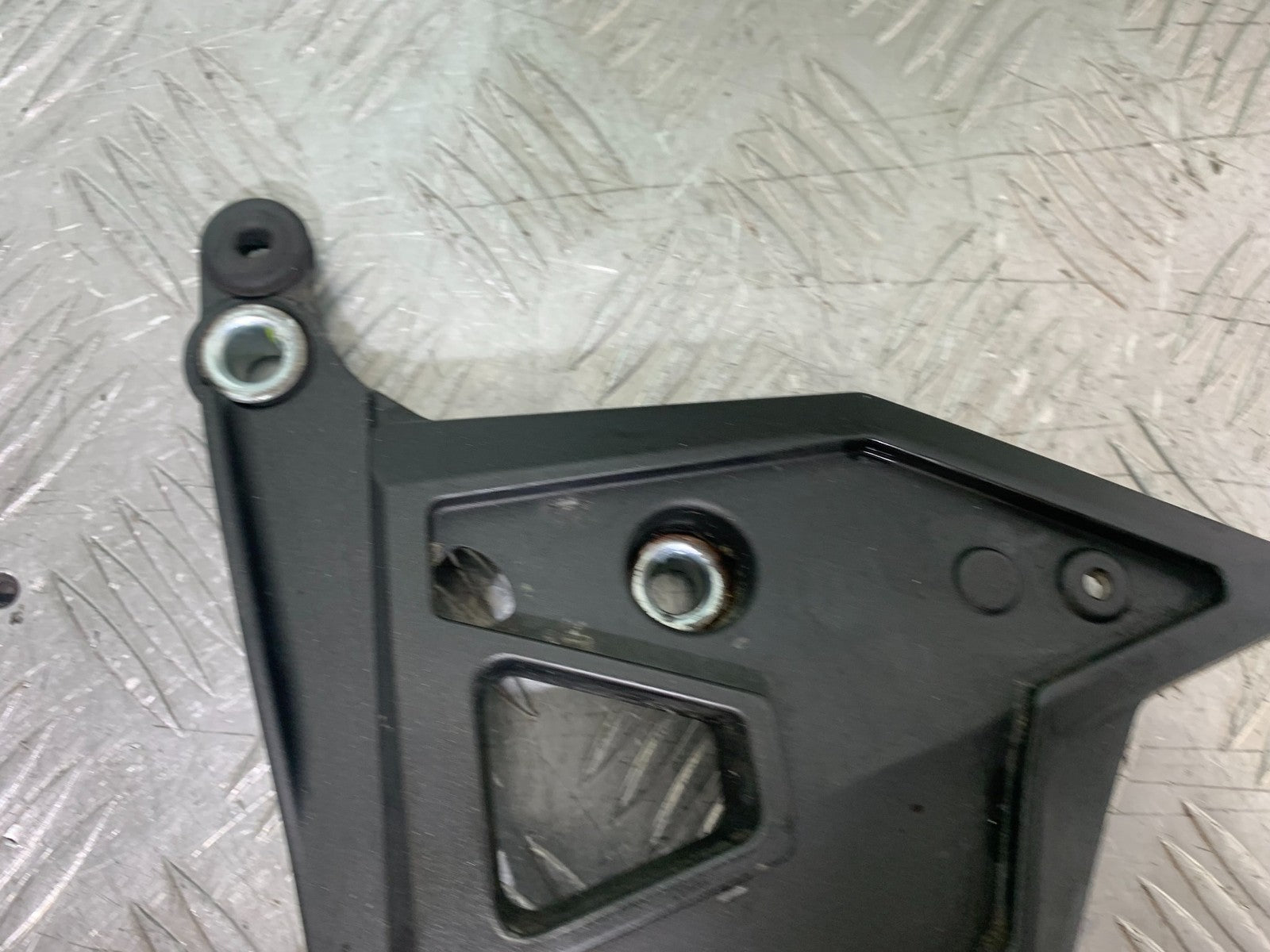 KAWASAKI 650 VERSYS FRONT LEFT HANGER  YEAR 2015-2018 (CMB1288)