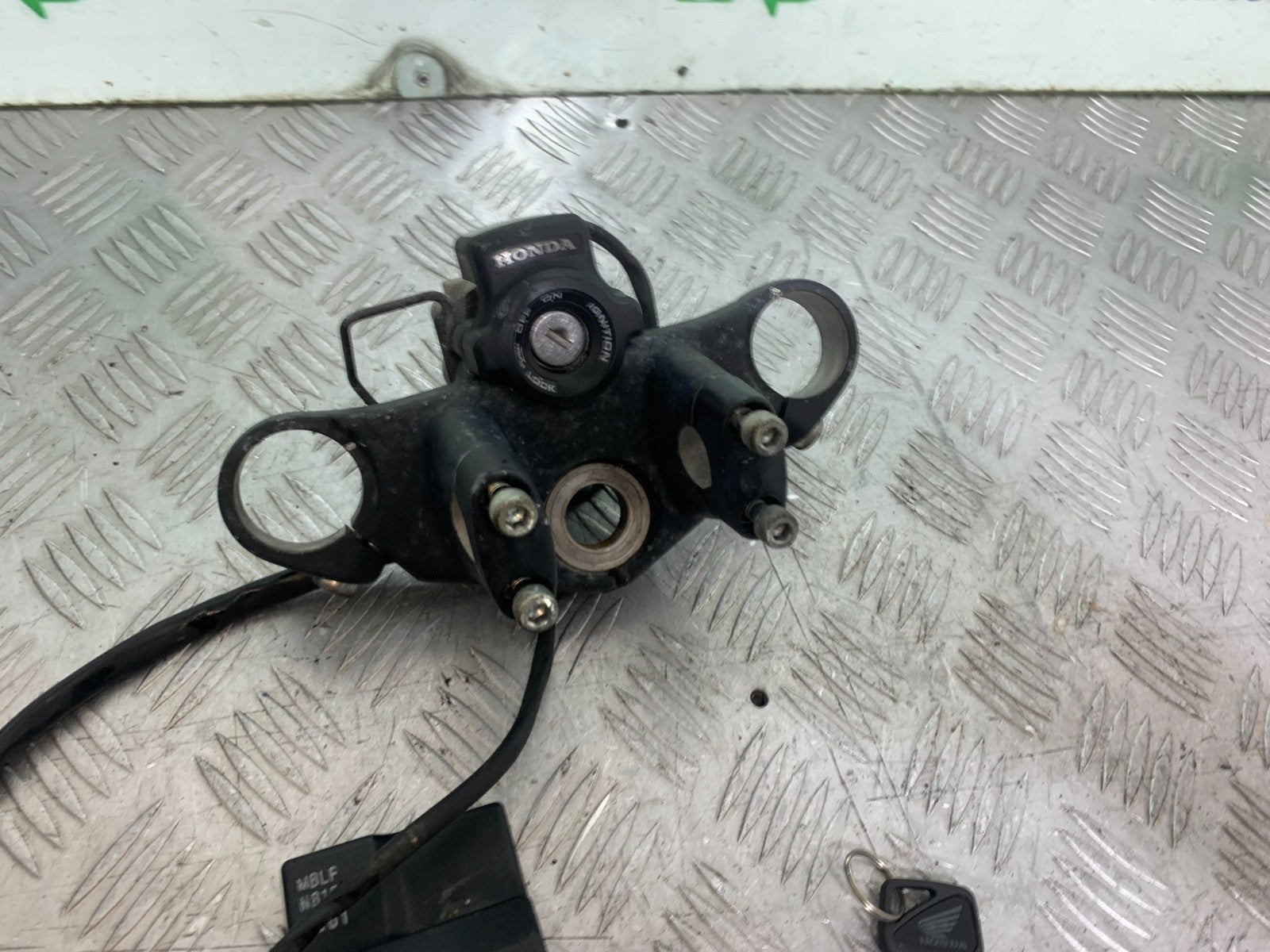 HONDA NT650 V DEAUVILLE ECU LOCKS AND KEY   YEAR 1998-01(CMB1320)