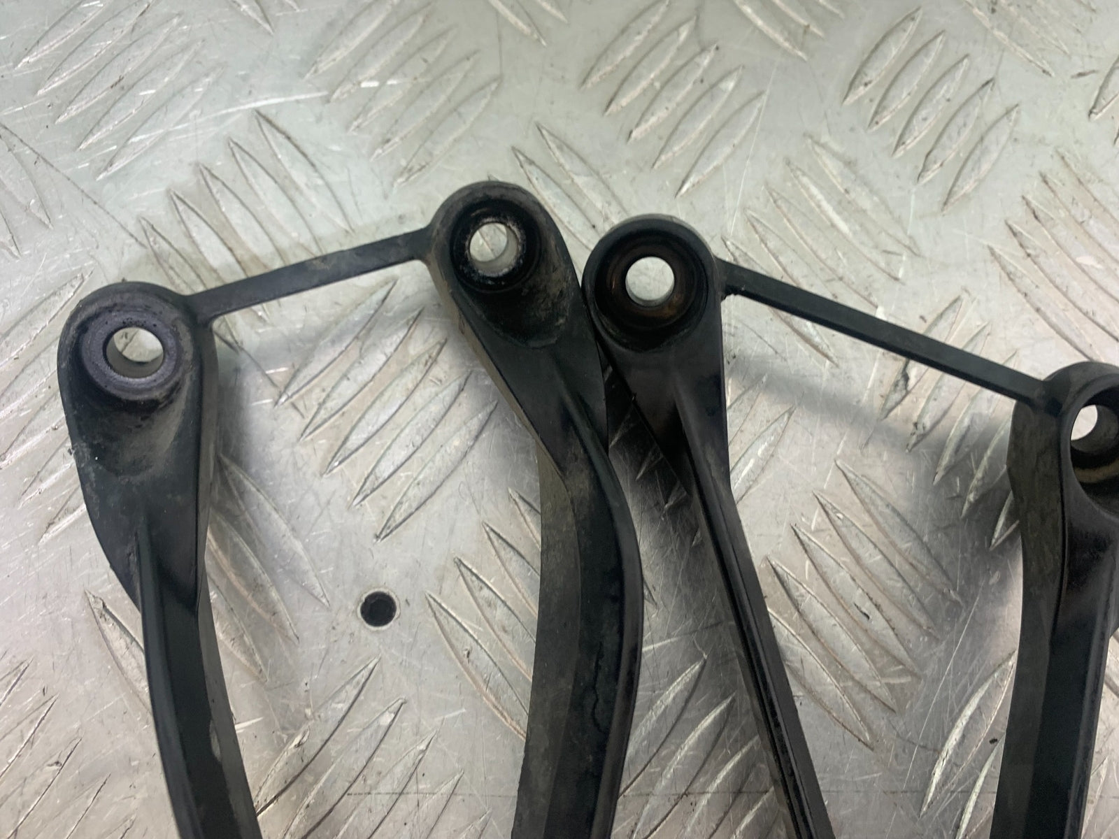 KAWASAKI ZX6R ZX6 R P7F P8F REAR HANGERS AND PEGS   YEAR 2007-08 (CMB1165)