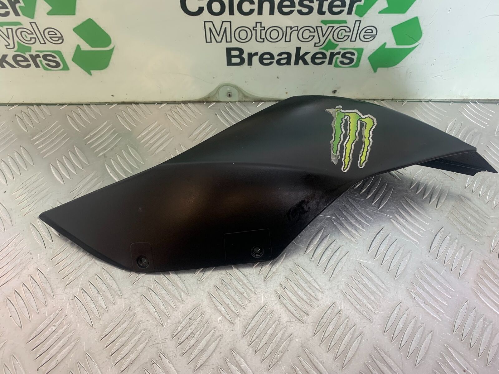 DUCATI 1199 PANIGALE LEFT SEAT PANEL  YEAR 2012-2014 (CMB1047)