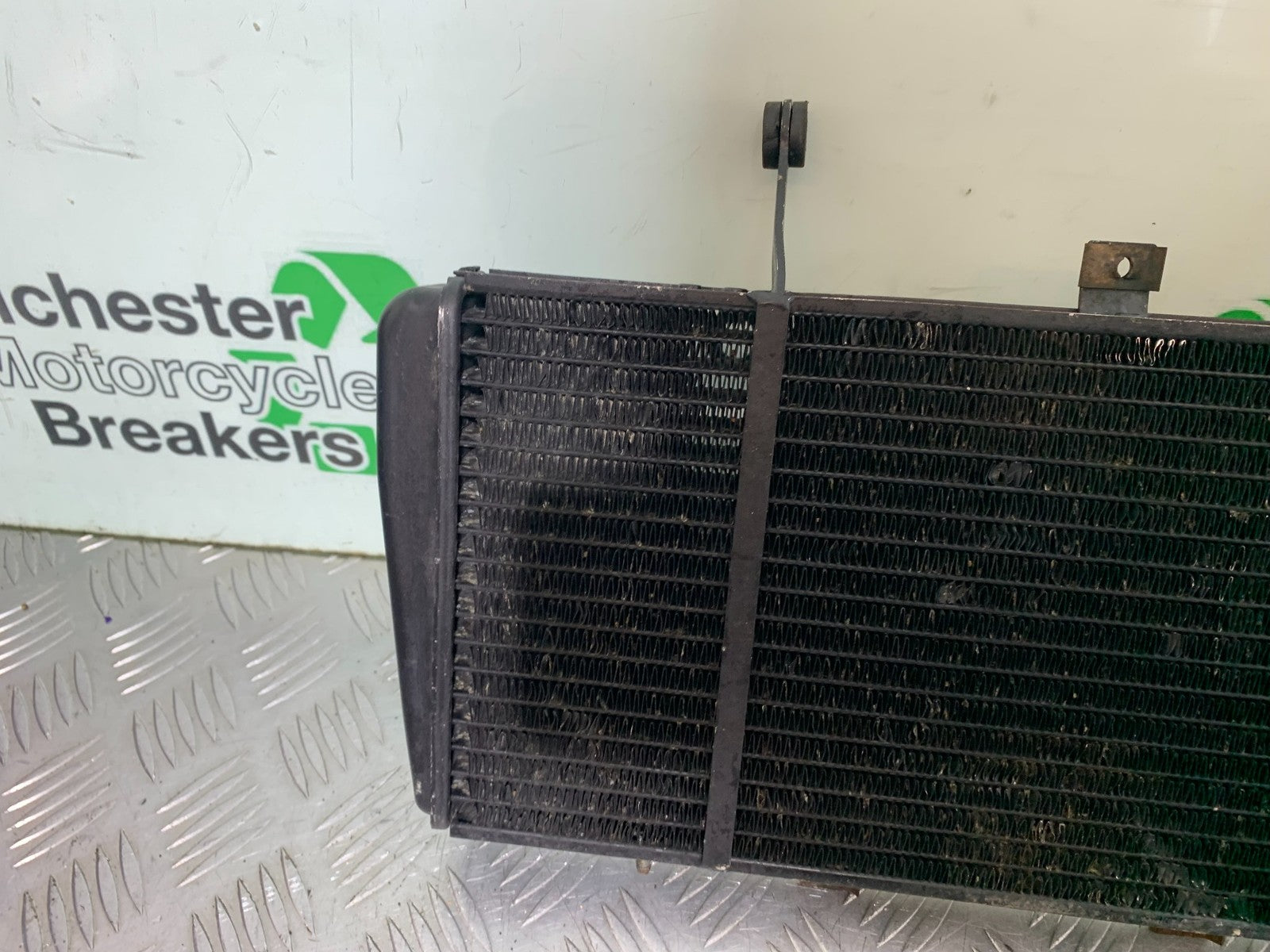 TRIUMPH 955I SPRINT RS RADIATOR  YEAR 1999-03 (CMB1313)
