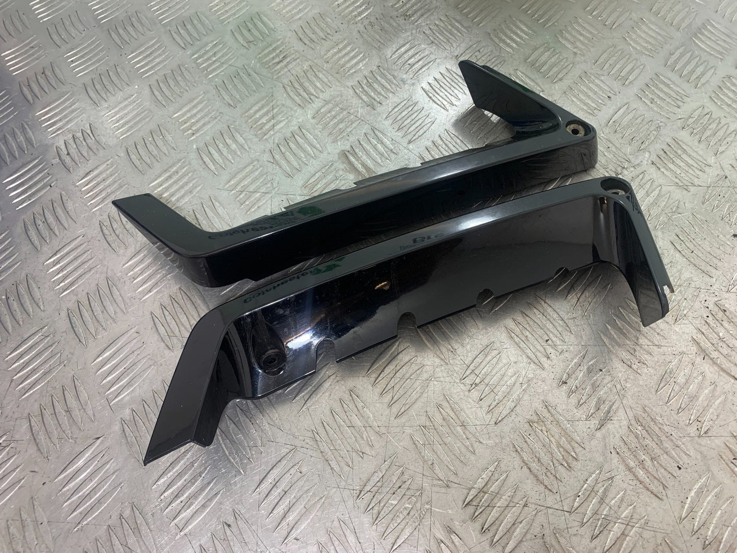 KAWASAKI GTR1400 GTR 1400 LEFT & RIGHT SIDE INFILLS  YEAR 2007-2009 (CMB1174)