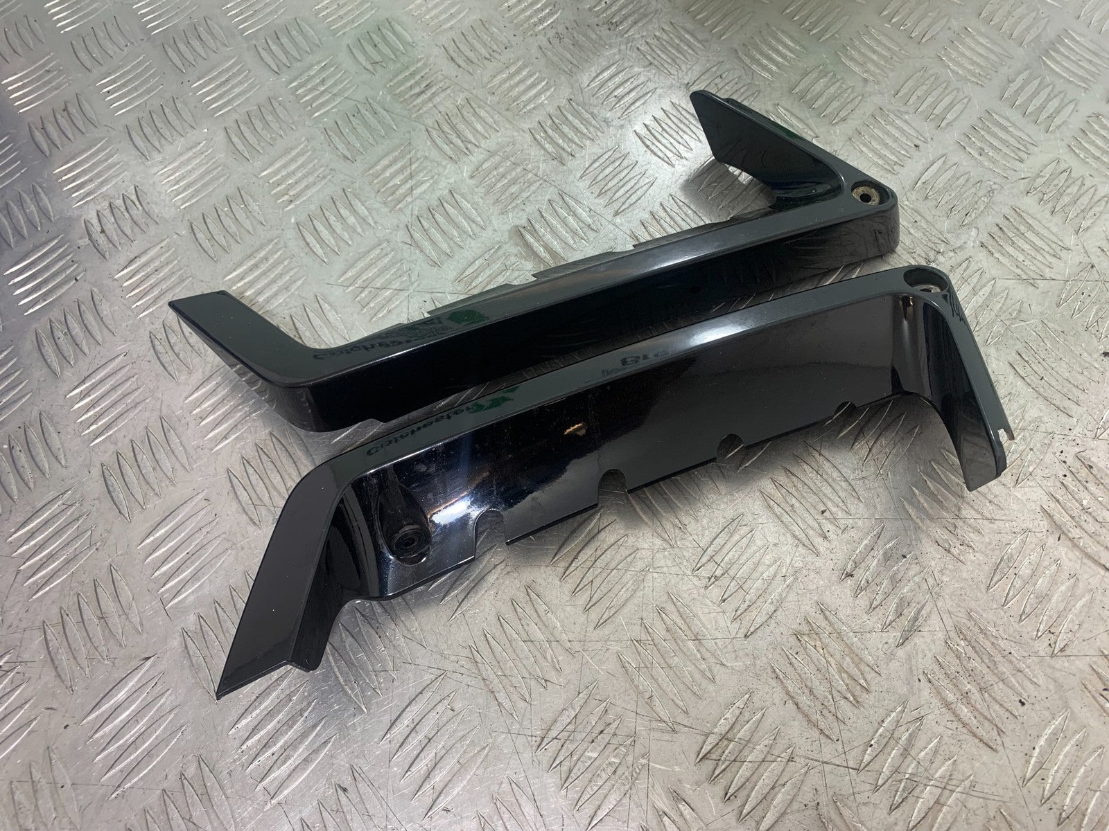 KAWASAKI GTR1400 GTR 1400 LEFT & RIGHT SIDE INFILLS  YEAR 2007-2009 (CMB1174)