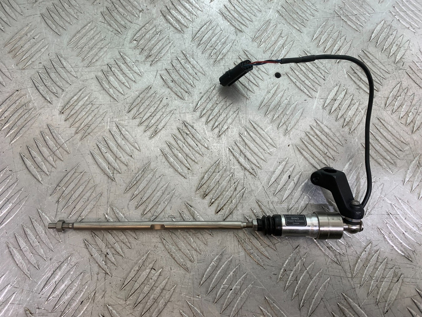 TRIUMPH TRIDENT 660 QUICKSHIFTER   YEAR 2021-2024 (CMB1295)