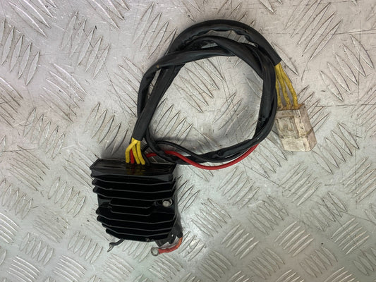 TRIUMPH SPEED TRIPLE R 1050 REGULATOR   2009 (CMB1183)