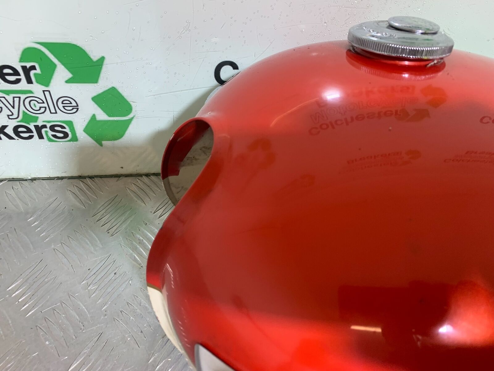 TRIUMPH BONNEVILLE T100 PETROL TANK  YEAR 2017-2021 (CMB1084)
