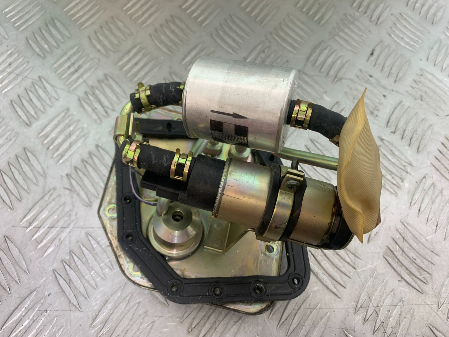 TRIUMPH 955i SPRINT ST PETROL PUMP  1999-2004 (CMB1176)