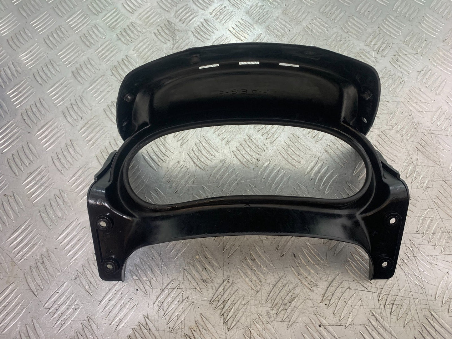 YAMAHA XJ900 XJ 900 DIVERSION CLOCKS SURROUND  YEAR 1994-2002 (CMB1292)