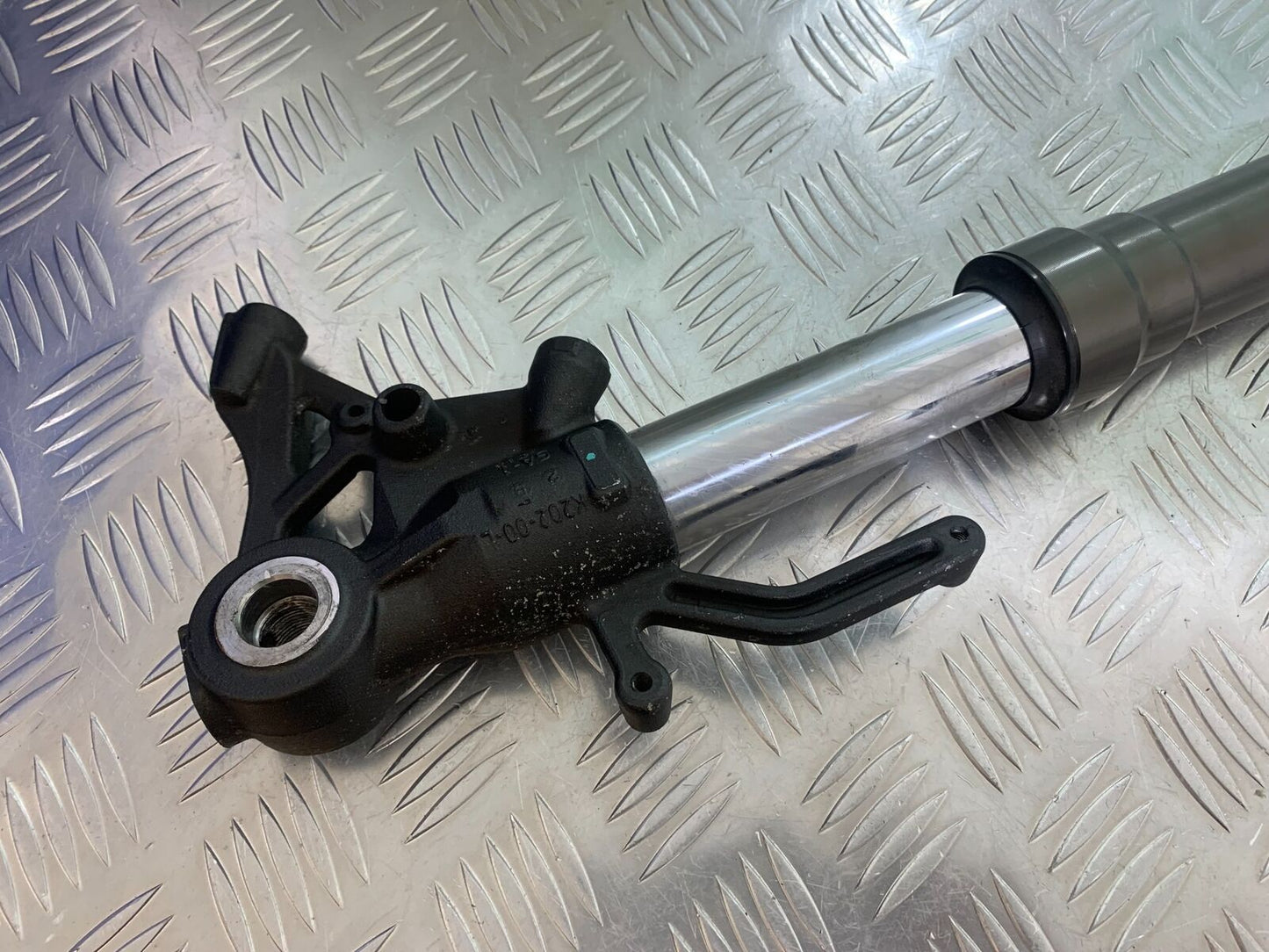 KAWASAKI Z1000 Z 1000 SX LEFT FORK  YEAR 2011-13 (CMB1000)