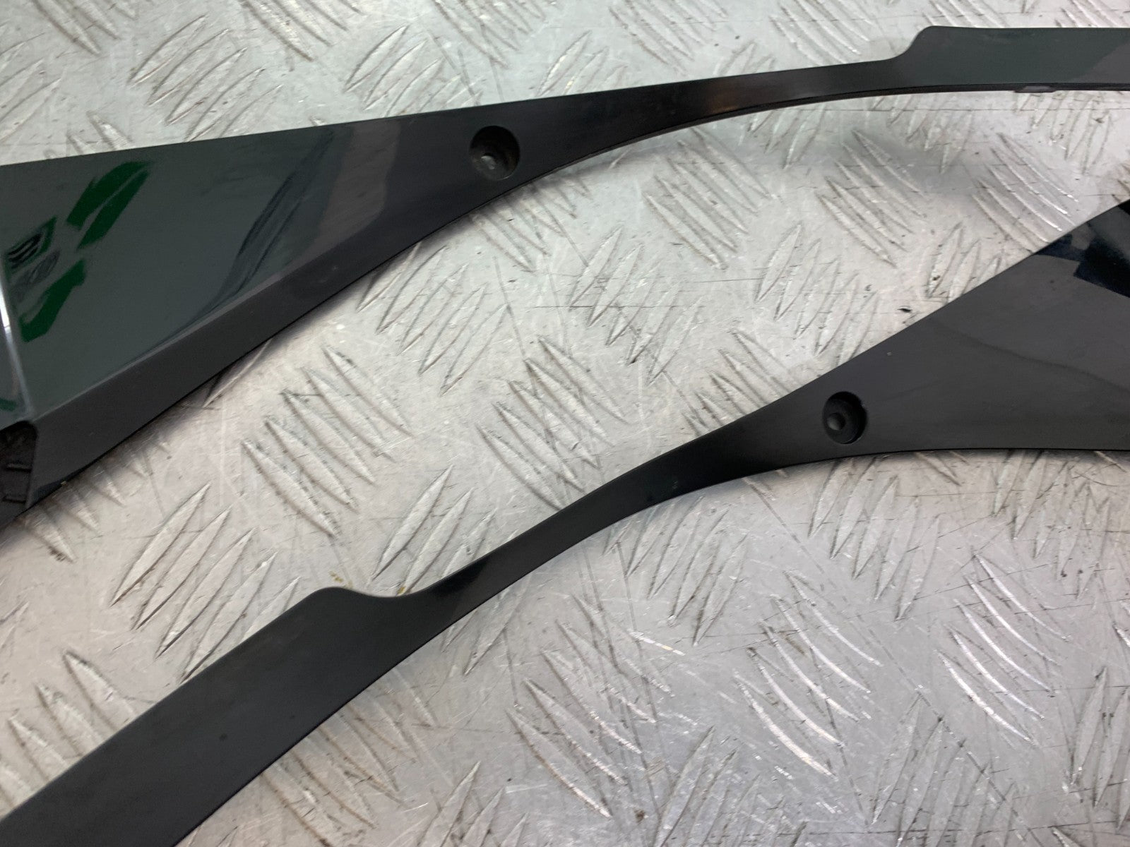 HONDA CBR1000 RR  LEFT AND RIGHT INNER INFILLS YEAR  2008-2011 (CMB1330)