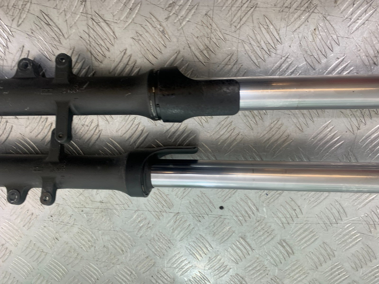 YAMAHA XJ6 XJ6-S FORKS YEAR 2009-2015  (CMB1212)
