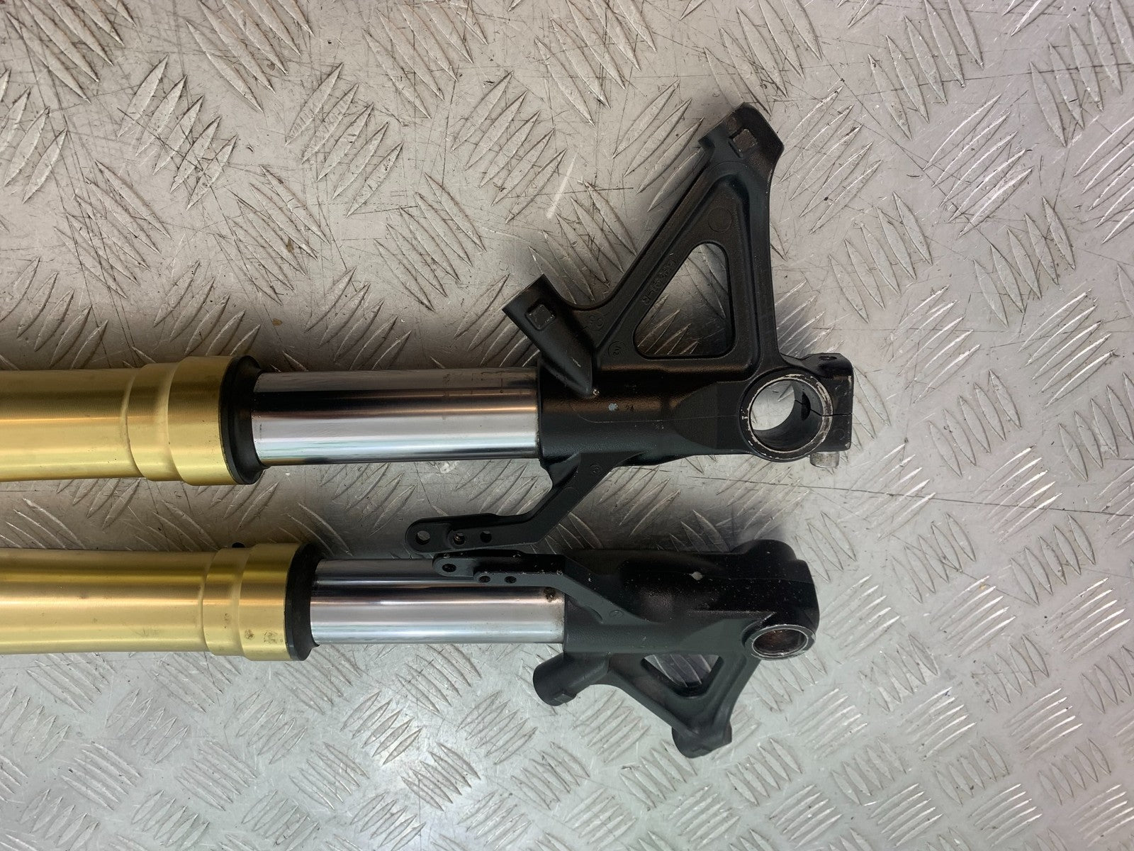 TRIUMPH 1050 SPEED TRIPLE FORKS YEAR 2005-2007 (CMB1322)