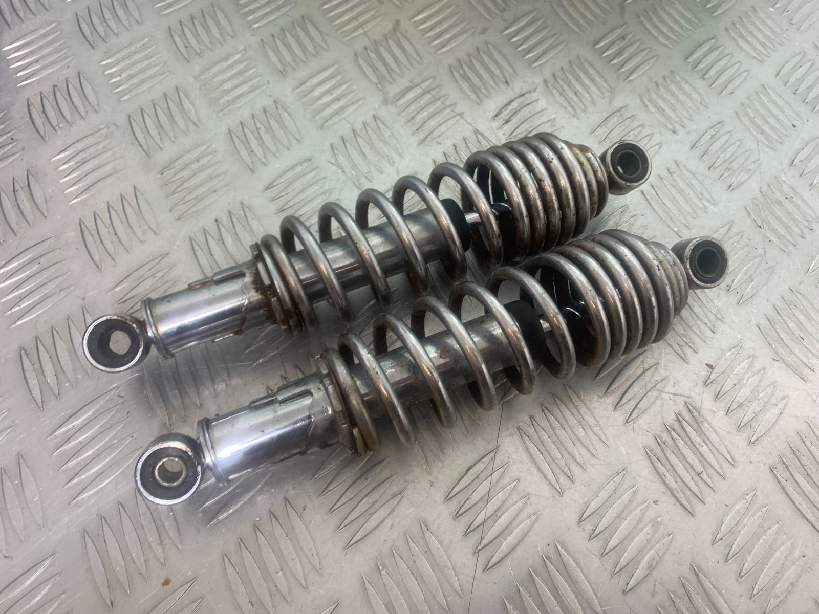 YAMAHA XV535 XV 535 VIRAGO REAR SHOCKS  YEAR 1994-02 (CMB1139)