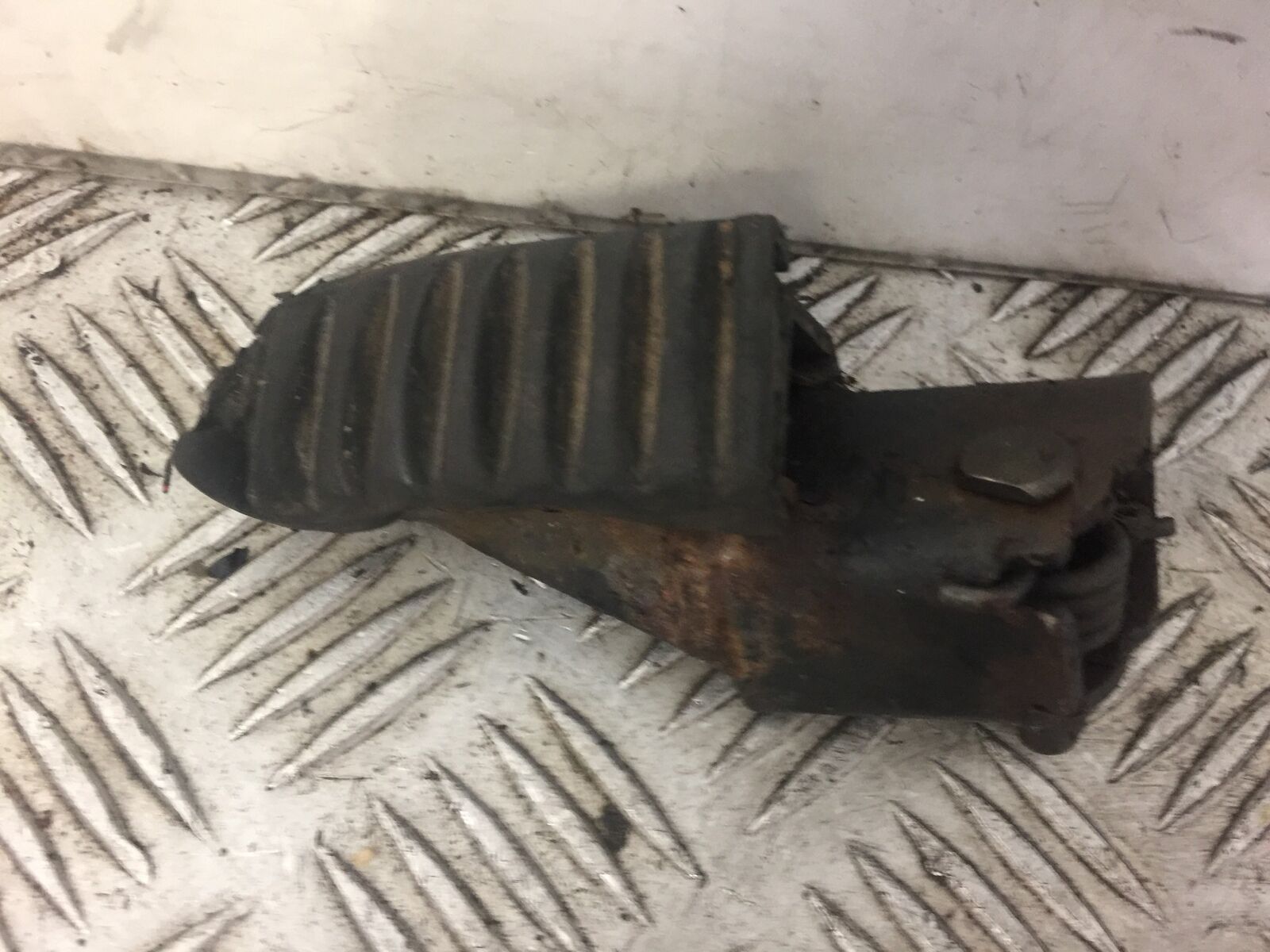 HONDA NX650 NX 650 DOMINATOR LEFT PEG YEAR 2000 (STOCK 354)