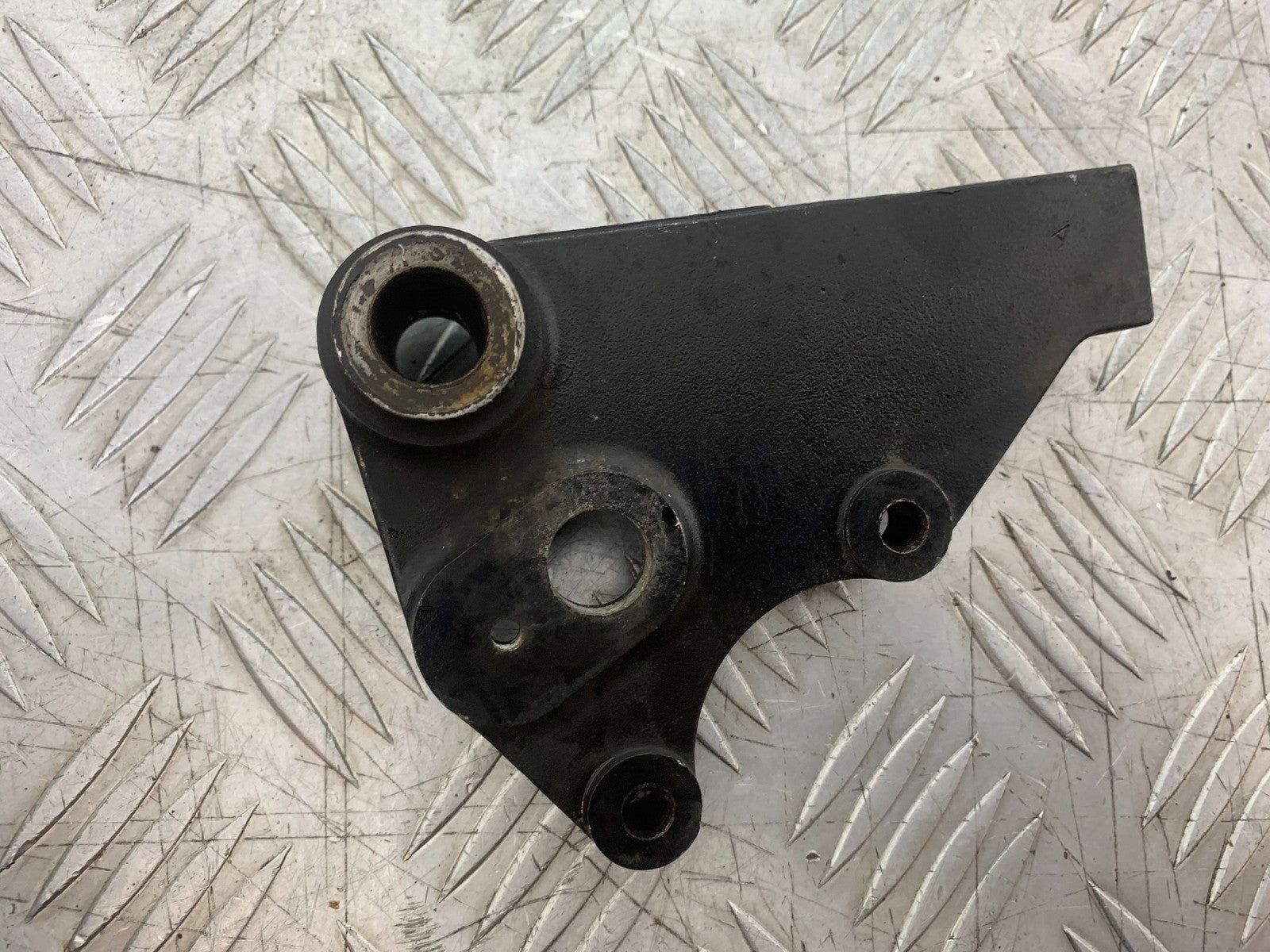 SINNIS HOODLUM 125 REAR CALIPER BRACKET  YEAR 2021-2025 (CMB1196)
