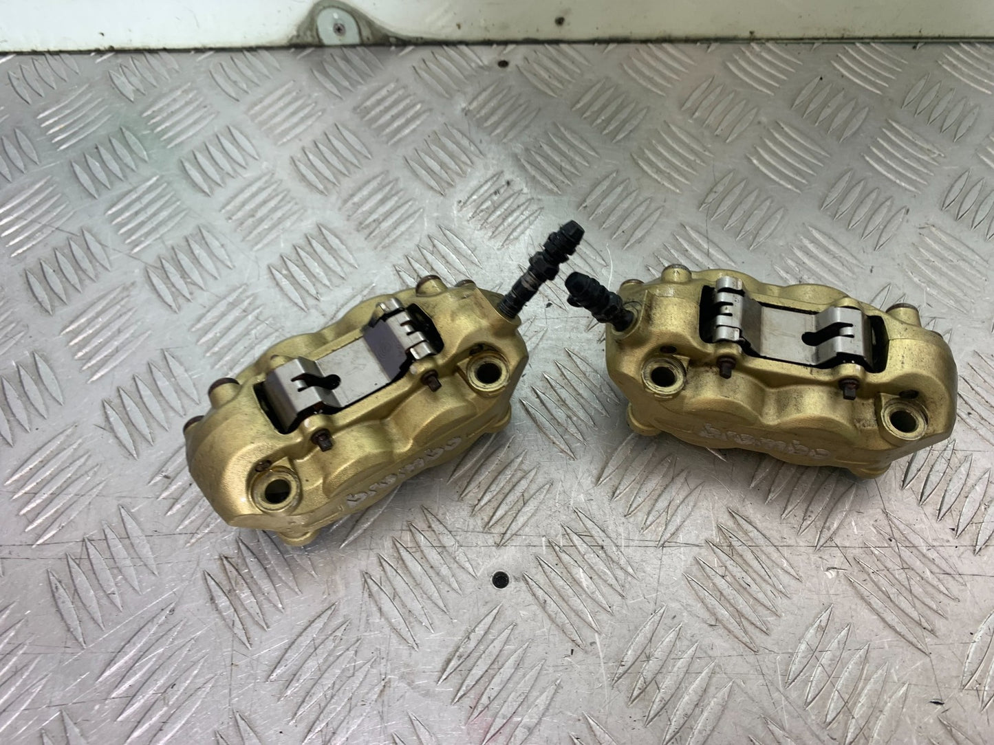APRILIA TUONO 1000 V4 FRONT BRAKE CALIPERS  YEAR 2013-2014  (CMB1239)