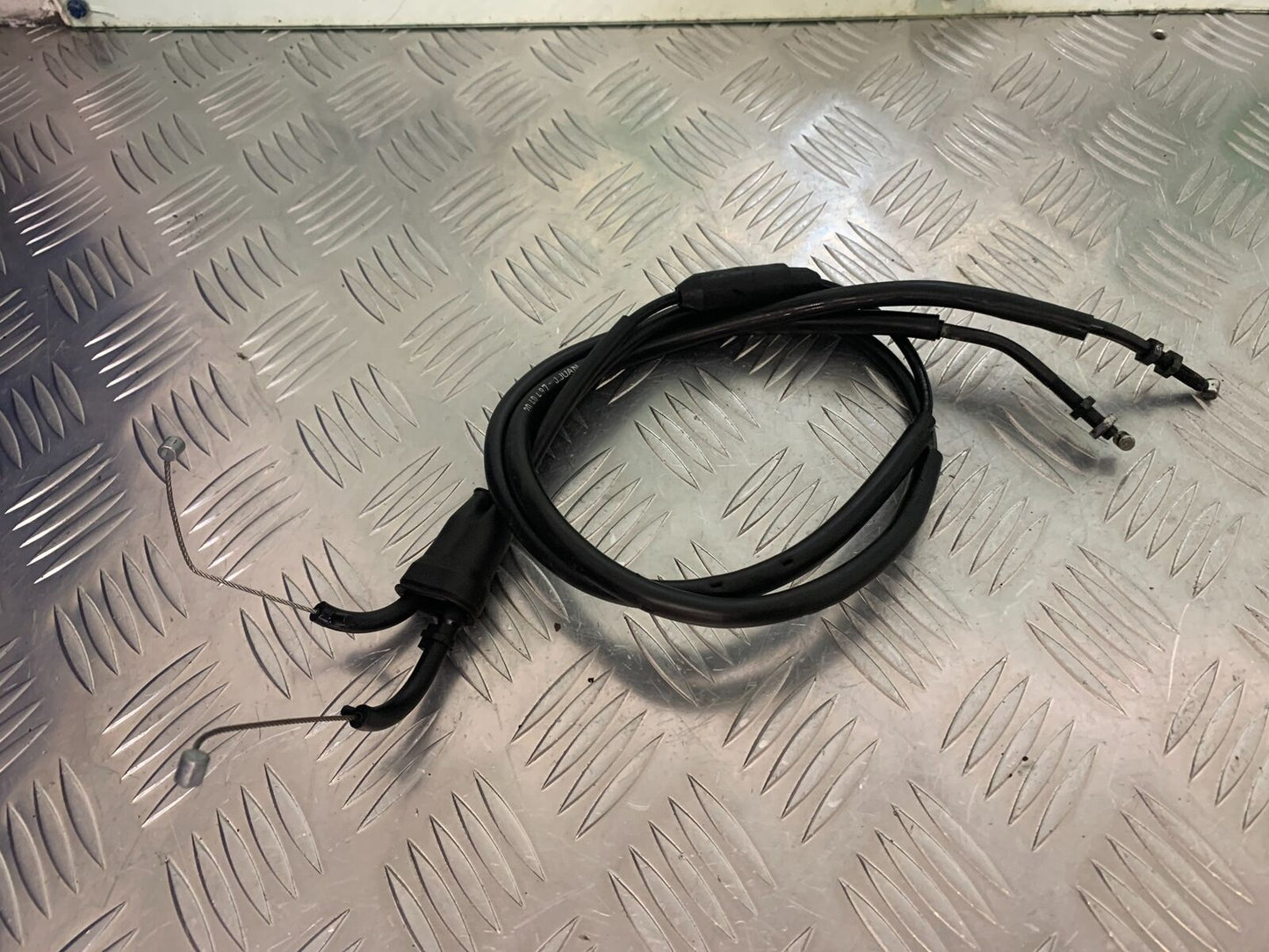 TRIUMPH 1050 SPRINT GT THROTTLE CABLES YEAR 2010-2014 (STOCK 979)