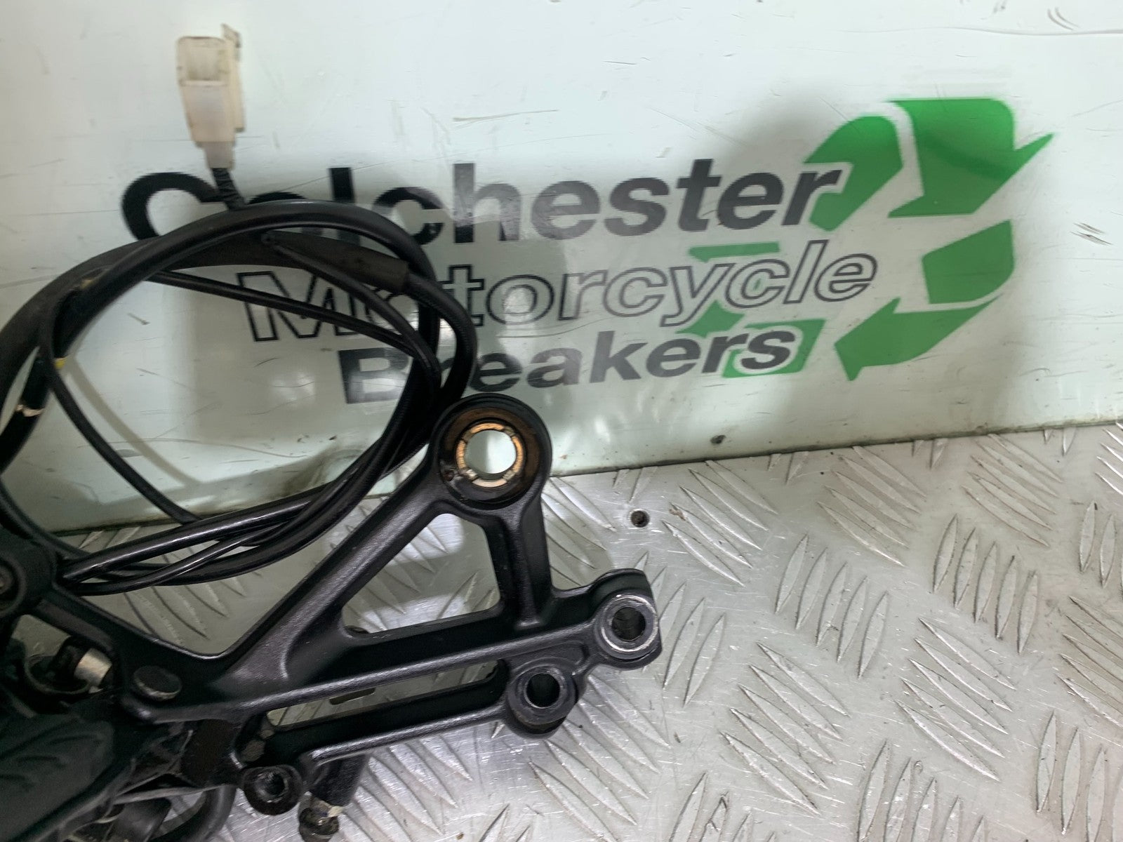 KTM DUKE 390 FRONT RIGHT HANGER YEAR 2017- 2023 (CMB1314)