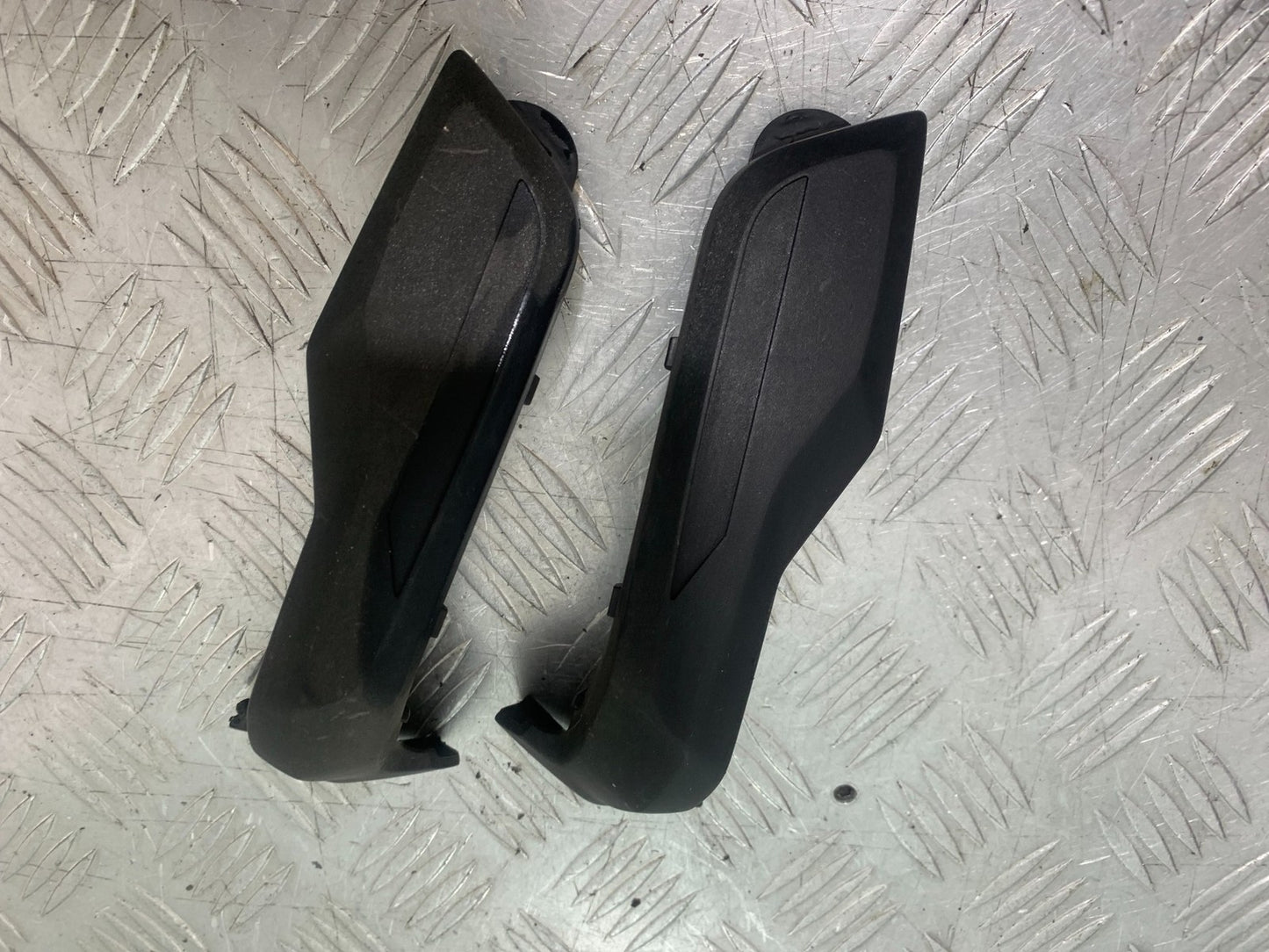 BMW R1200 R 1200 GS SPARK PLUG COVERS X 4 YEAR 2013-2016 (CMB1257)