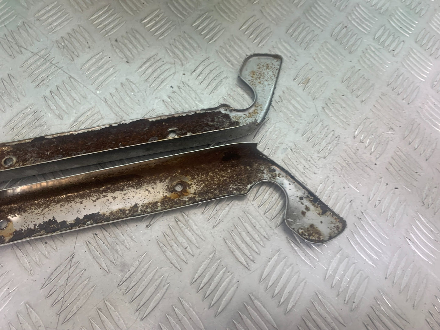 PIONEER XF250 CHROME FRAME COVERS  YEAR 2009 (CMB1143)