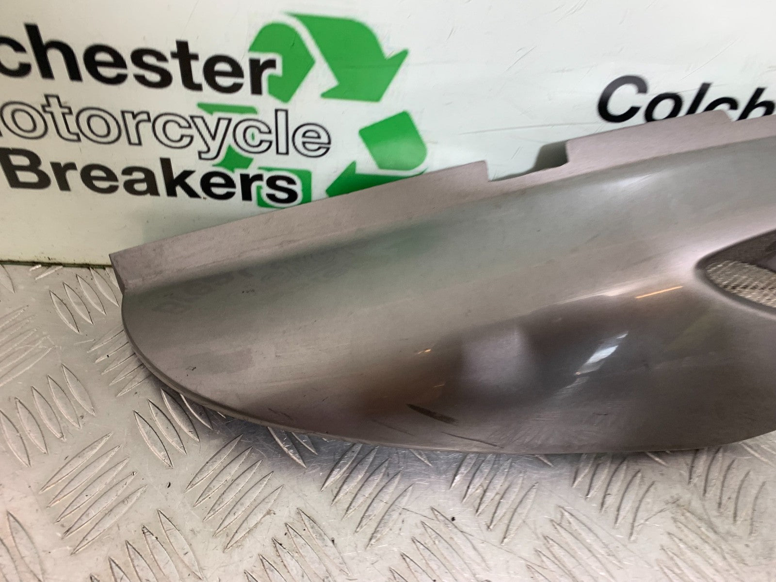 HONDA XL125 VARADERO RIGHT SEAT PANEL  YEAR 2001-2006  (CMB1304)