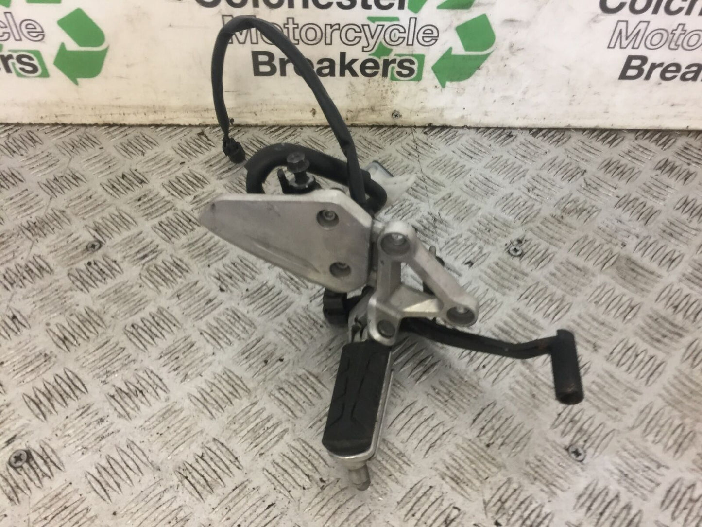 HONDA CB650 F CB 650 FA-H FRONT RIGHT HANGER  YEAR 2017-2019 (STOCK 710)