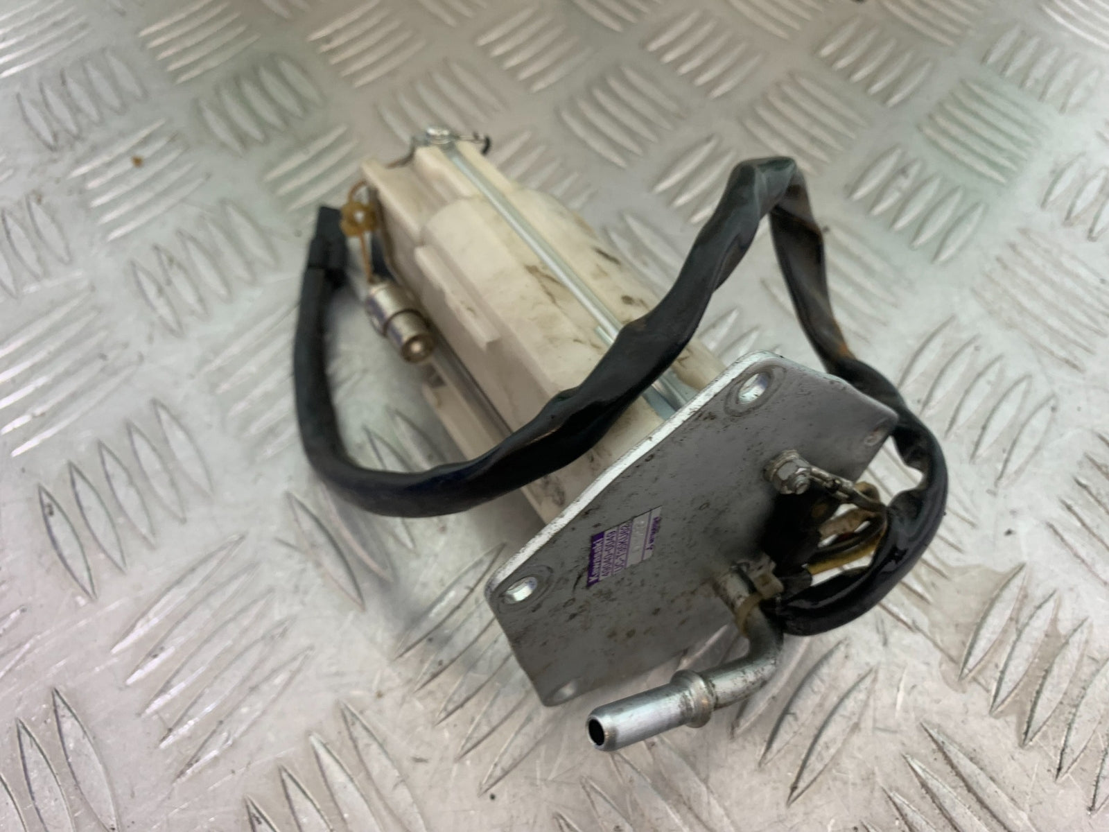 KAWASAKI ZX10R ZX 10R PETROL PUMP  YEAR 2011-2015 (CMB1154)