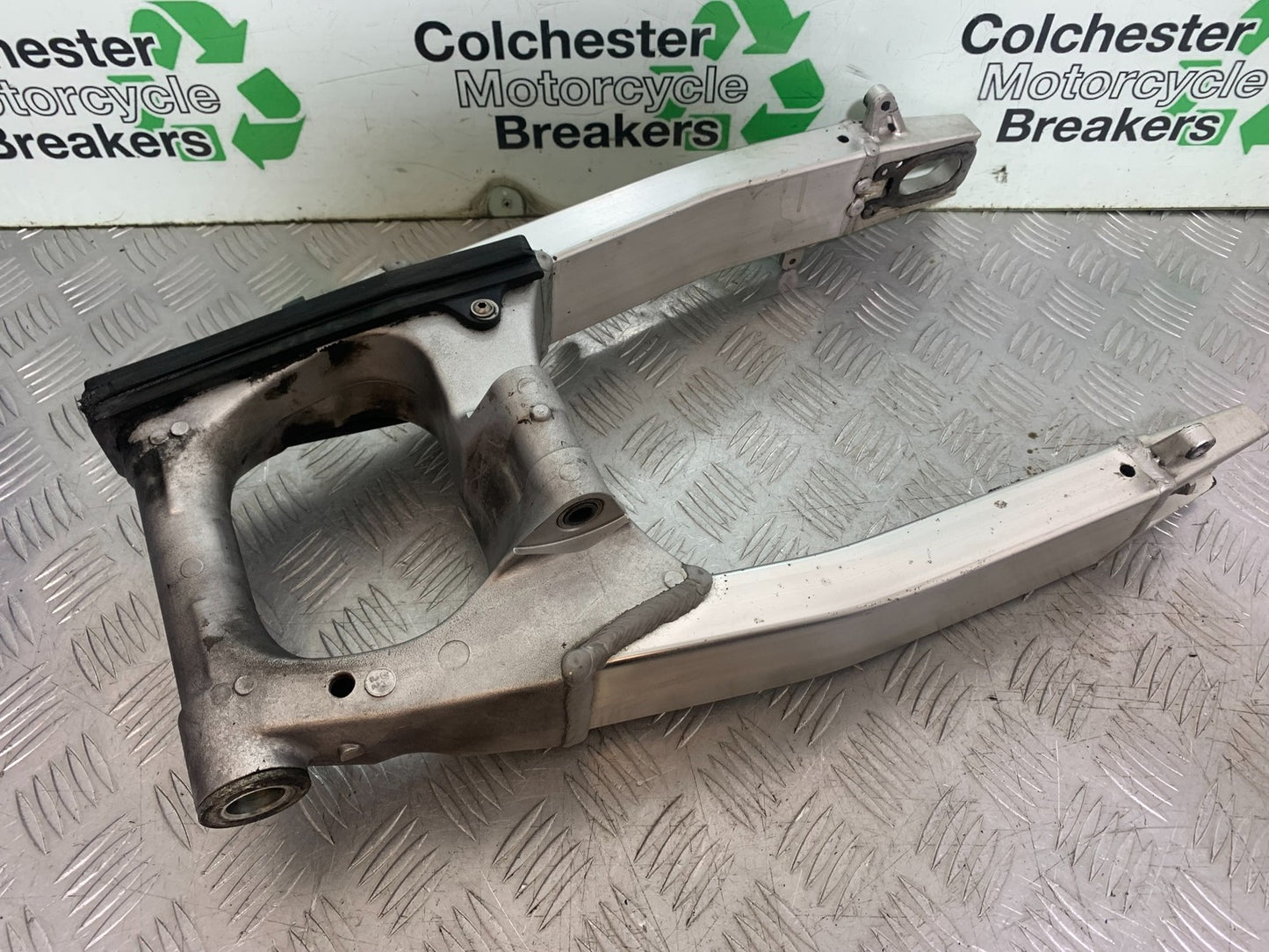 SUZUKI SV1000 SV 1000 S SWINGARM  YEAR 2003-2007 (CMB1293)
