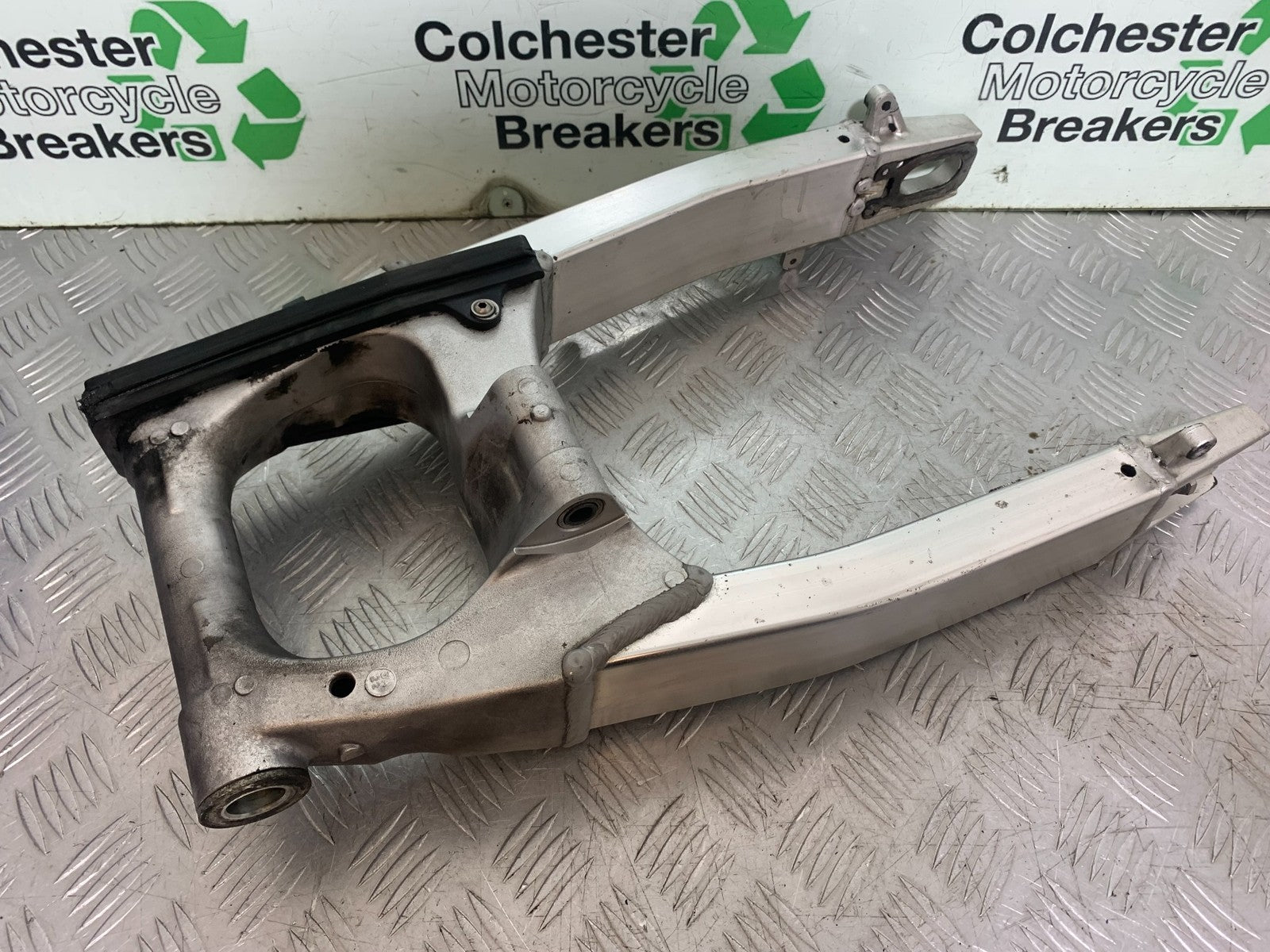 SUZUKI SV1000 SV 1000 S SWINGARM  YEAR 2003-2007 (CMB1293)