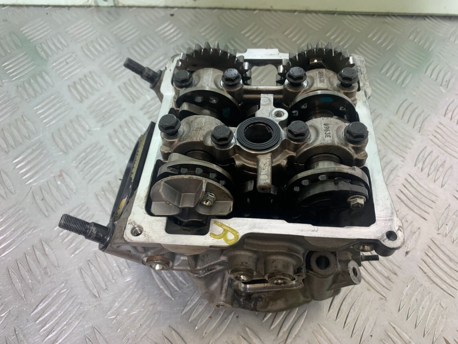 DUCATI 1199 PANIGALE REAR CYLINDER HEAD AND CAMS  YEAR 2012-2014 (CMB1047)