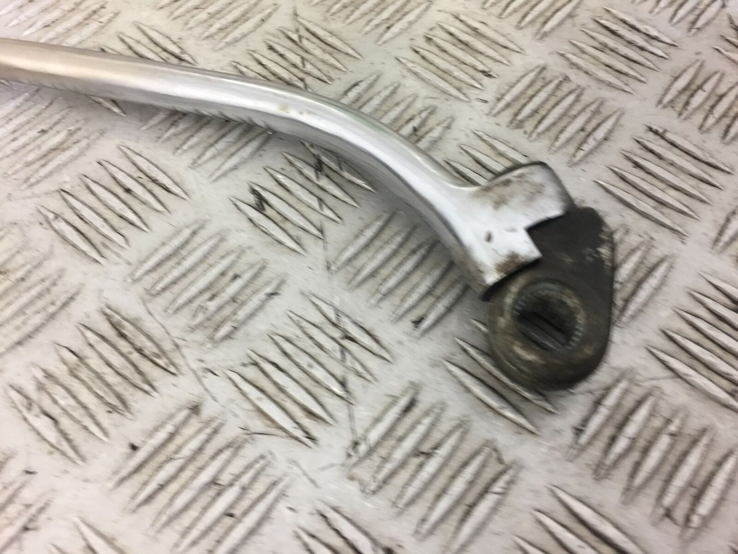 YAMAHA XT125 R XT125 X KICK  STARTER   YEAR 2005-2011  (STOCK 499)