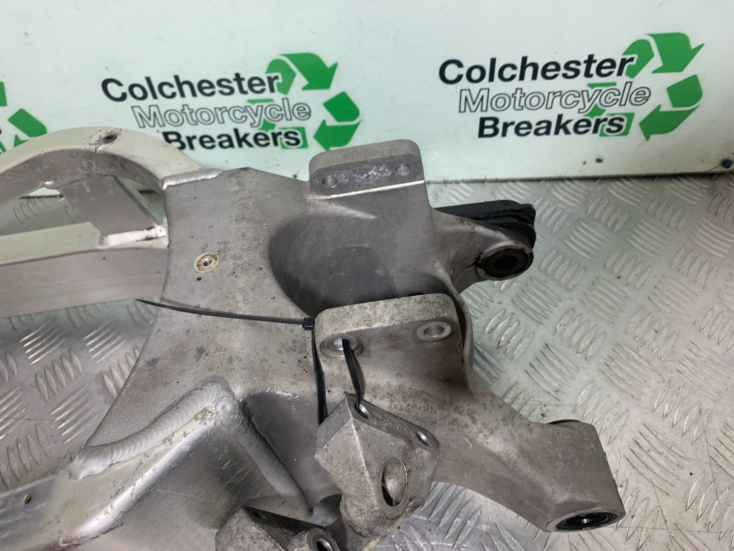 HONDA CBR600 CBR 600 RR SWINGARM  YEAR 2003-2004 CMB1173)