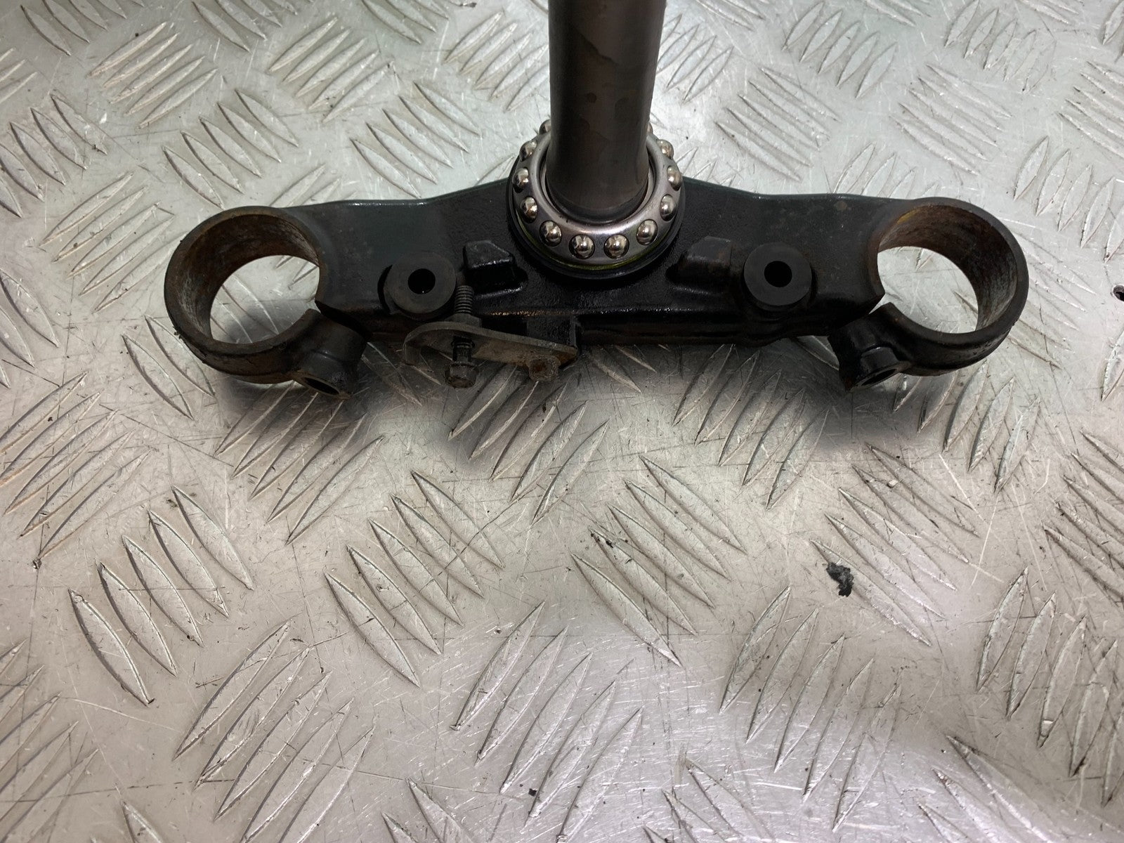 HONDA CBF500 CBF 500 BOTTOM YOKE  YEAR 2004-2008  (CMB1294)