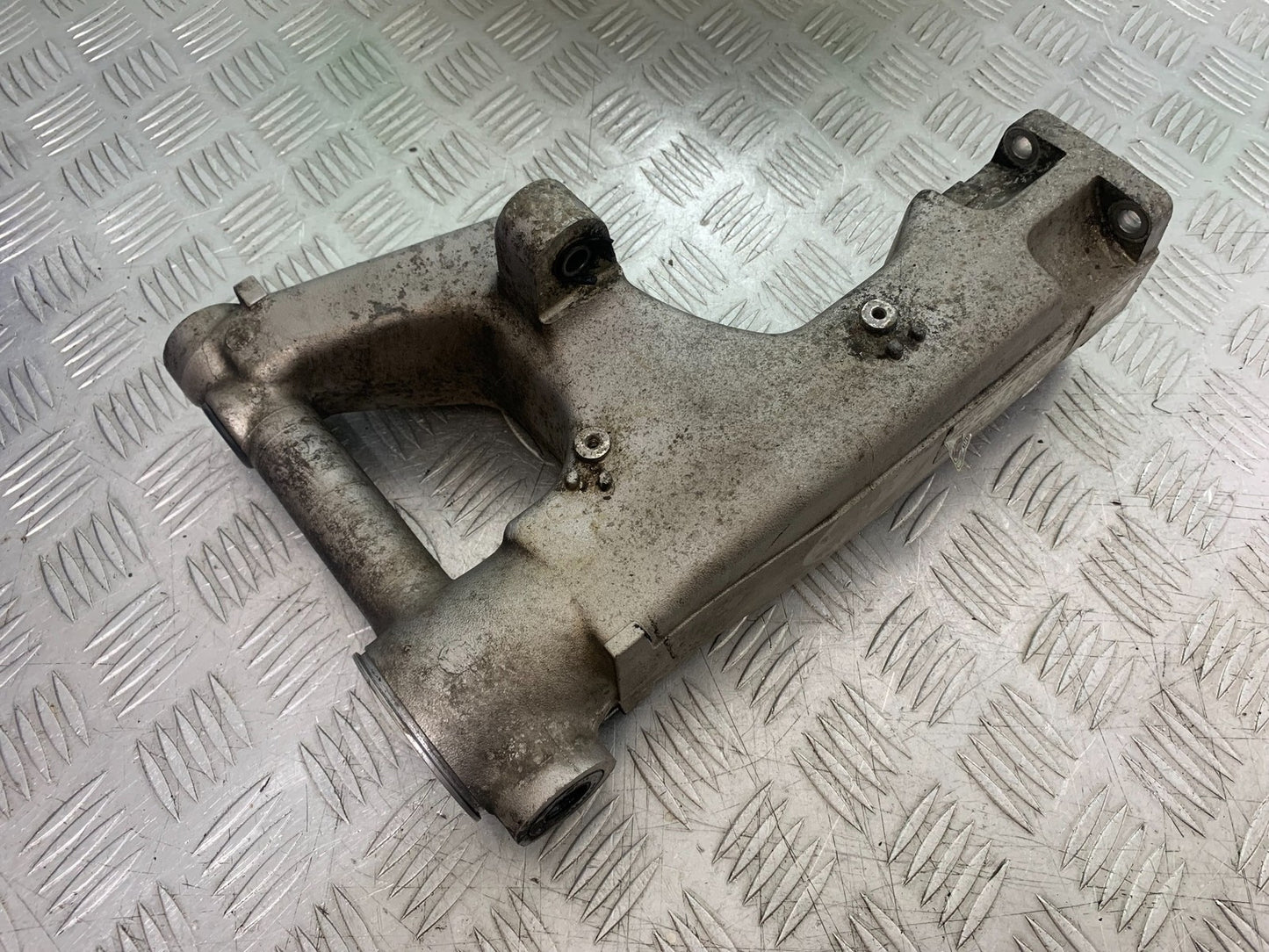 HONDA NTV 600 REVERE SWINGARM  YEAR 1988-1996  (CMB1281)