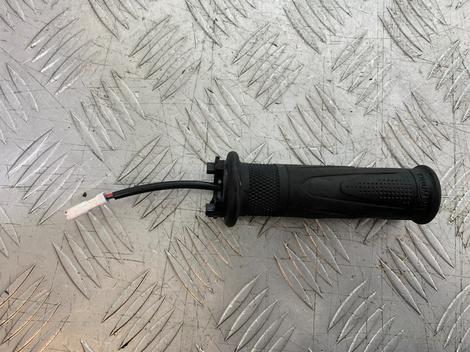TRIUMPH TRIDENT 660 RIGHT HEATED GRIP  YEAR 2021-2024 (CMB1295)