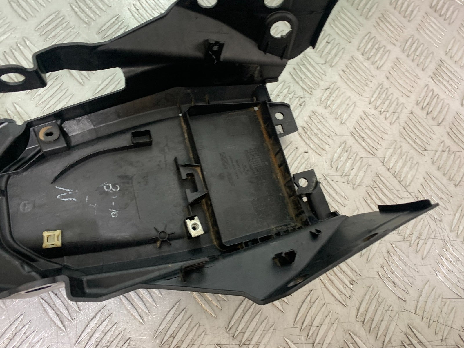 KTM DUKE 390 UNDERTRAY YEAR 2017- 2023 (CMB1314)