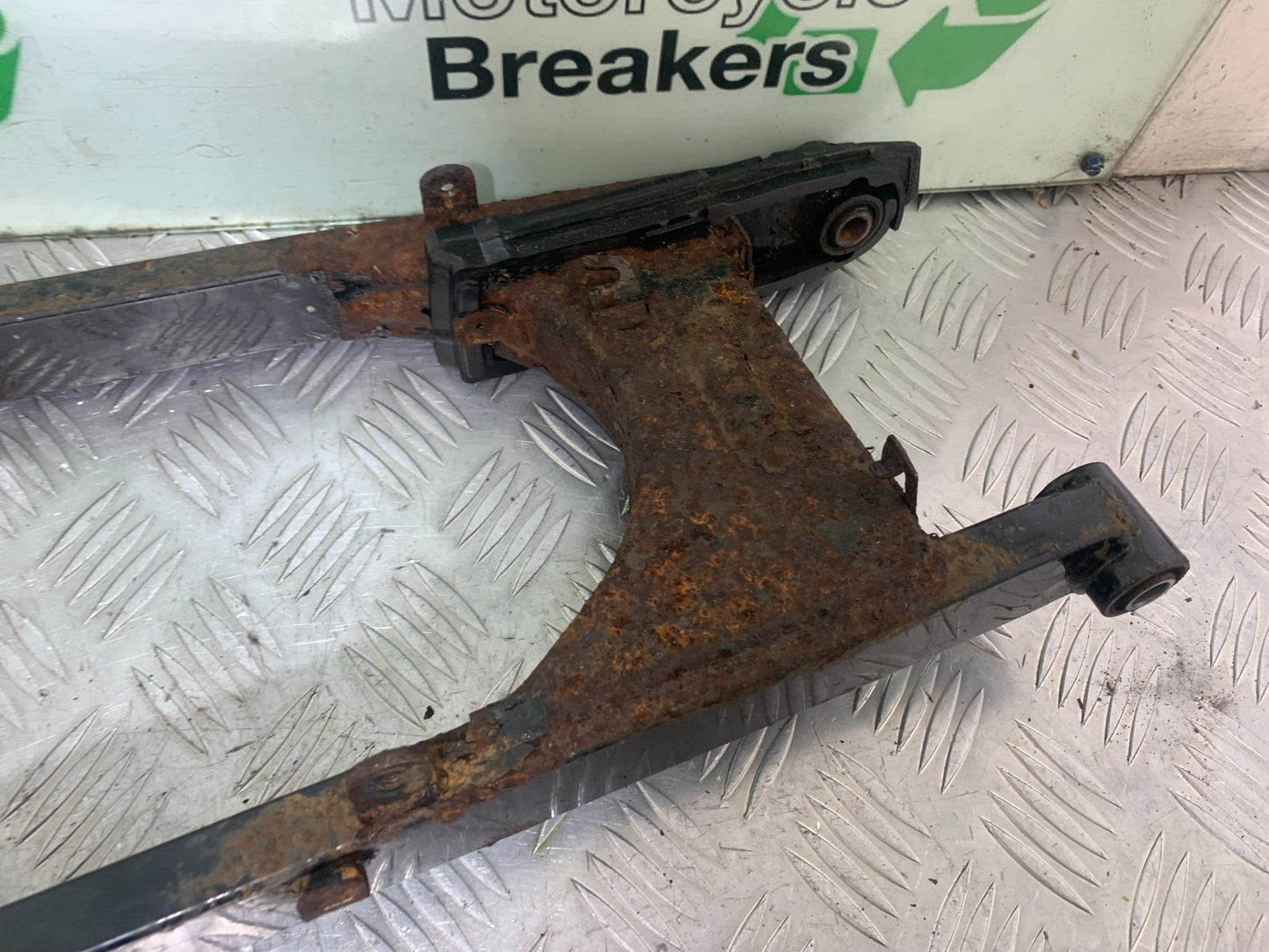 HONDA CBF125 CBF 125 SWINGARM YEAR 2009-14  (CMB1172)