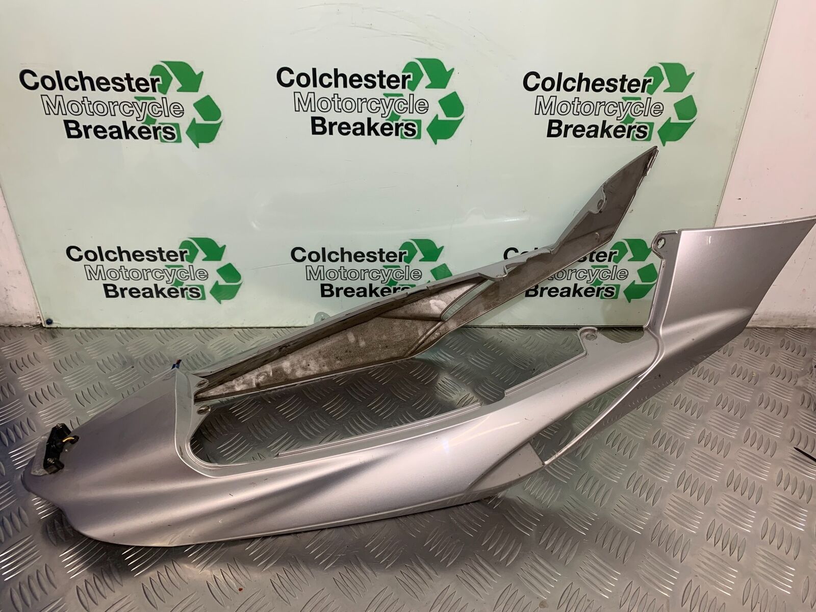 TRIUMPH 1050 SPRINT TAIL PIECE   YEAR 2004-2007 (STOCK 956)