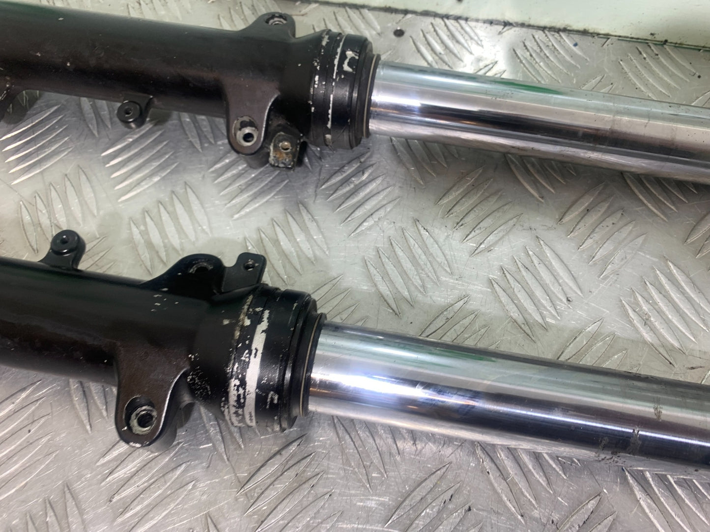 SUZUKI GSF650 GSF 650 FORKS  YEAR 2007-2009  (CMB1161)