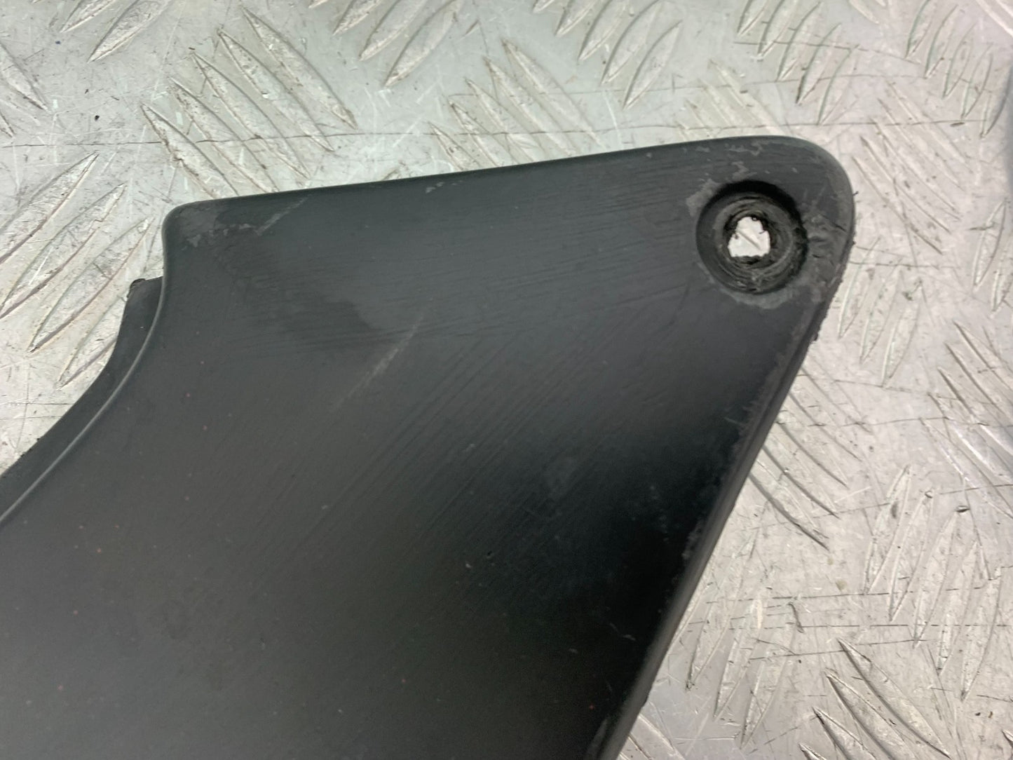HONDA CB600 CB 600 HORNET RIGHT SEAT PANEL   YEAR 1998-2002 (CMB1297)