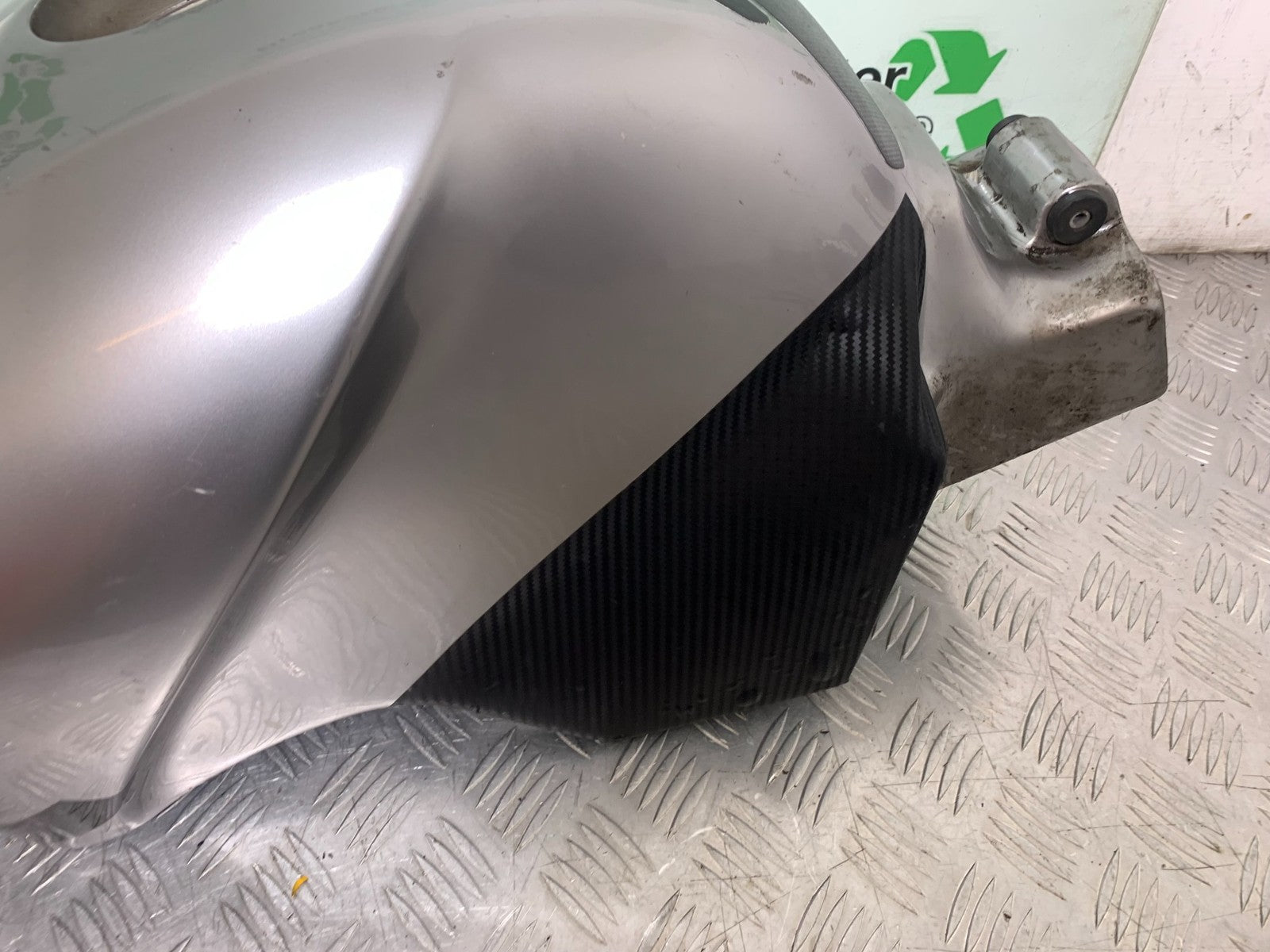 APRILIA RSV1000 RSV 1000 MILLE PETROL TANK   1998- 2003 (CMB1184)