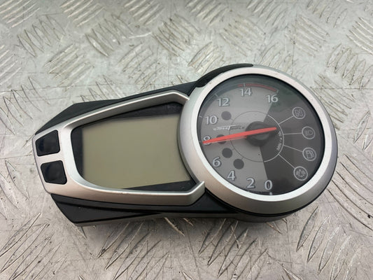 TRIUMPH 675 STREET TRIPLE R CLOCKS SPEEDO DASH YEAR 2013 - 2016 (CMB1221)