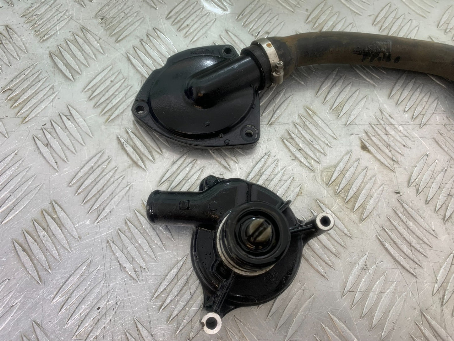 TRIUMPH 1050 SPRINT GT WATER PUMP  YEAR 2010-2016 (CMB1250)