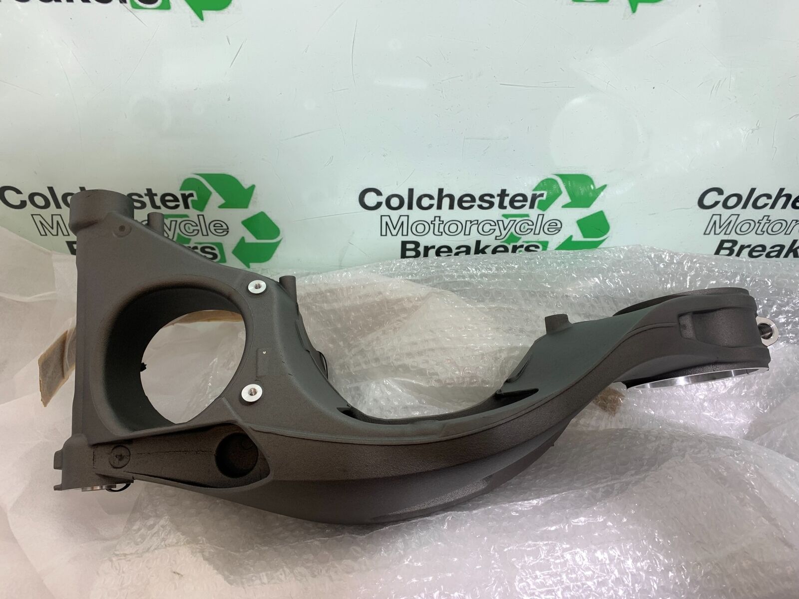 TRIUMPH 1050 SPEED TRIPLE RS SWINGARM YEAR 2018-2020 (CMB1029)
