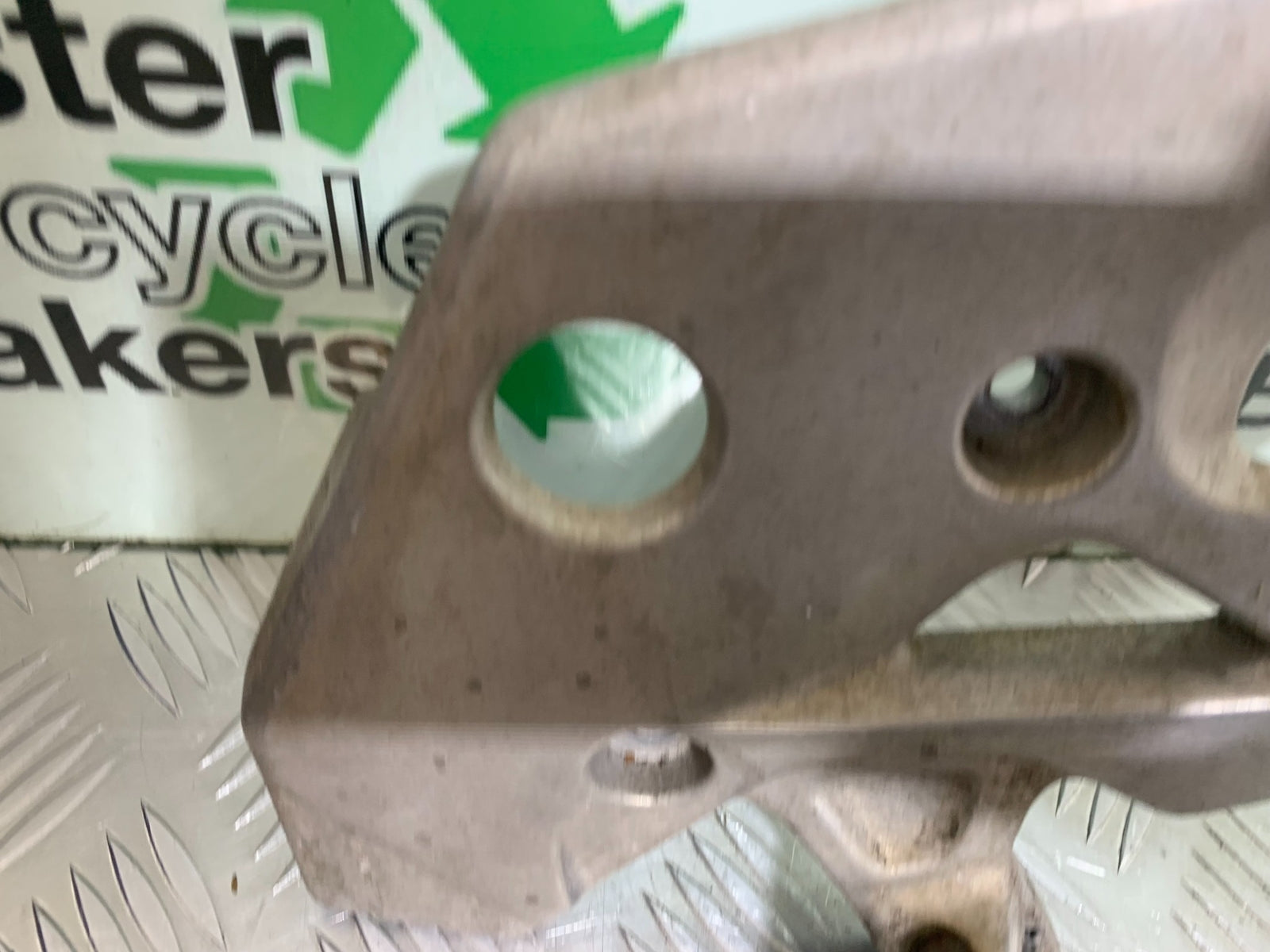 HONDA CBR500R CBR 500 R FRONT LEFT HANGER  YEAR 2012-16 (CMB1151)