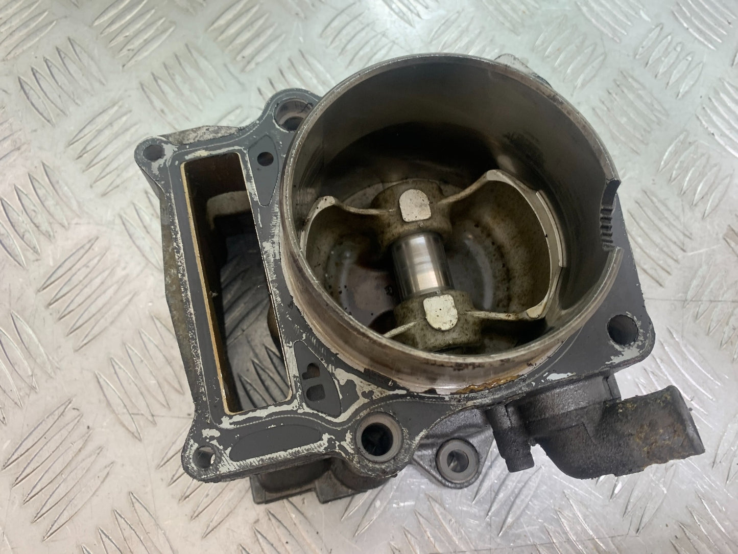 APRILIA 650 PAGASO STRADA BARREL AND PISTON  YEAR 2005-2010 (CMB1057)