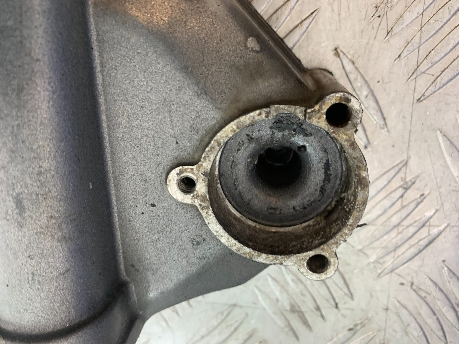 TRIUMPH TROPHY 900 SPROCKET COVER YEAR 1991-95 (CMB1251)