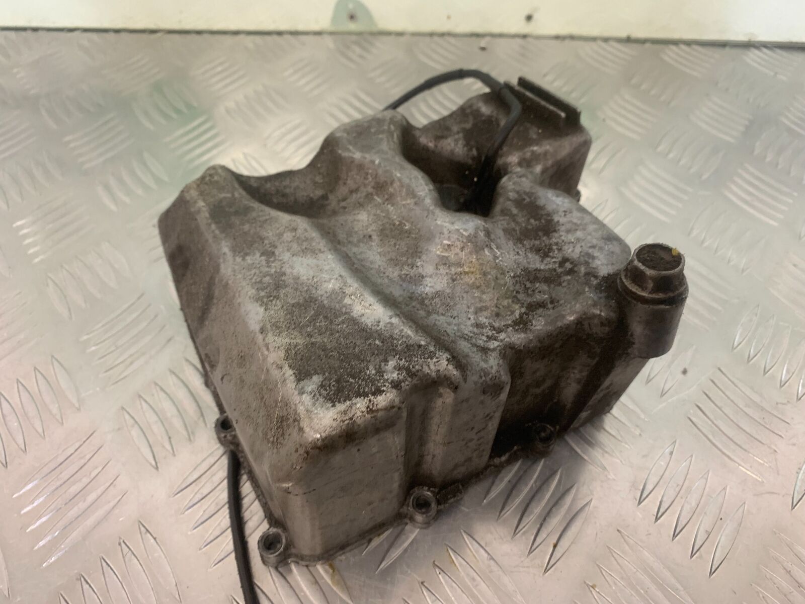 YAMAHA R6 5EB SUMP YEAR 1999-2002 (STOCK 757)